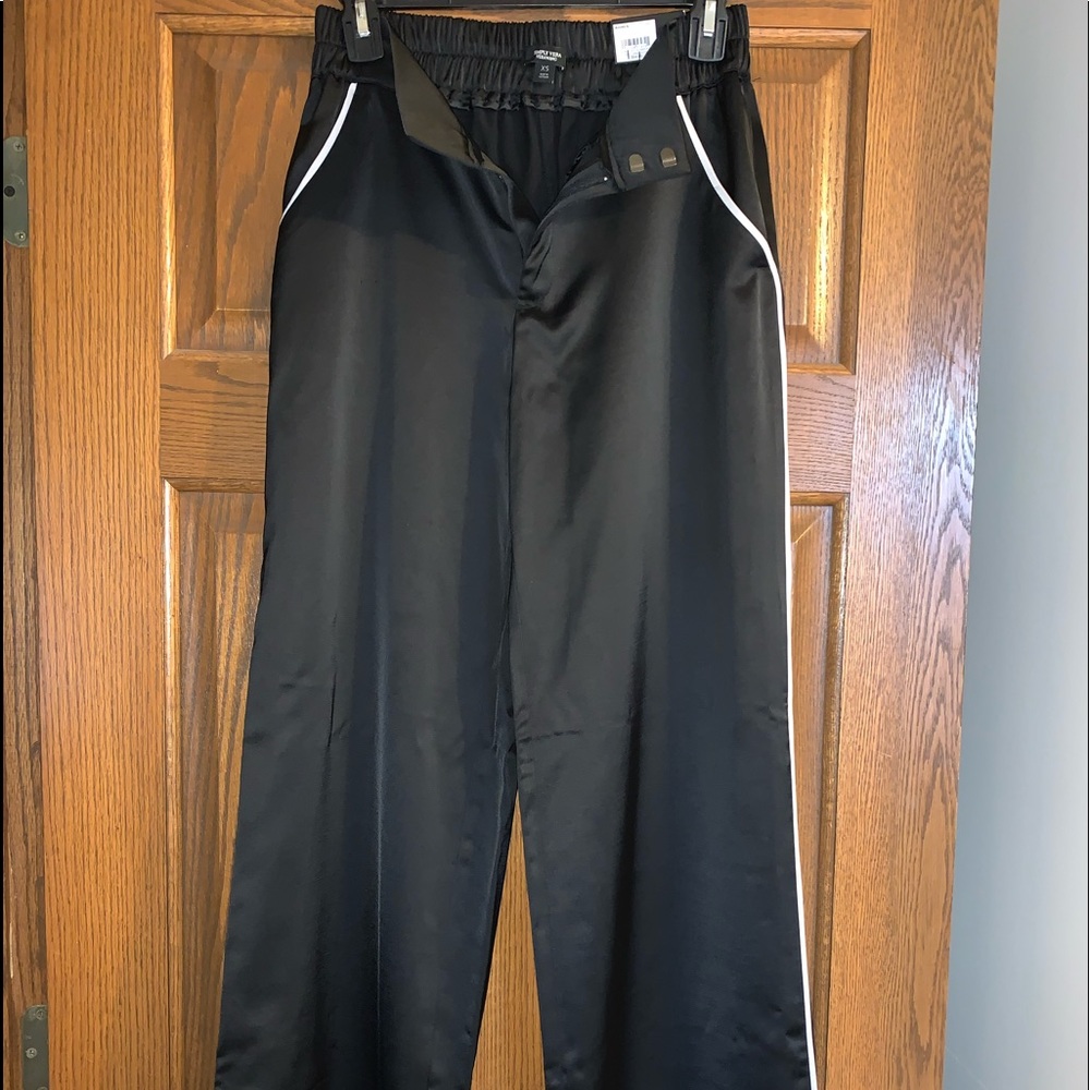 Satin full pant Xs but fit a small